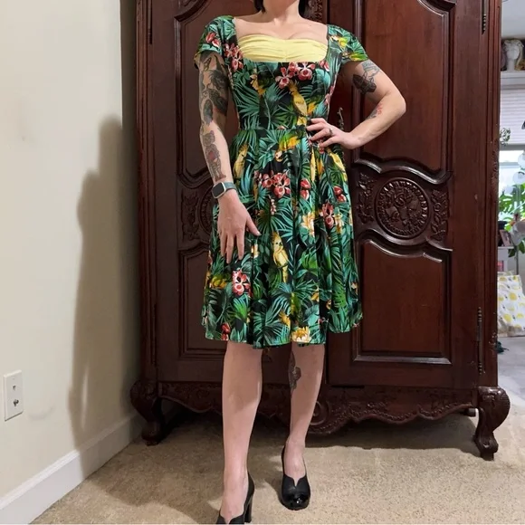 Laura Byrnes 2016 Pinup Girl Clothing Tropical Fit and Flare Dress size S - Picture 2 of 10